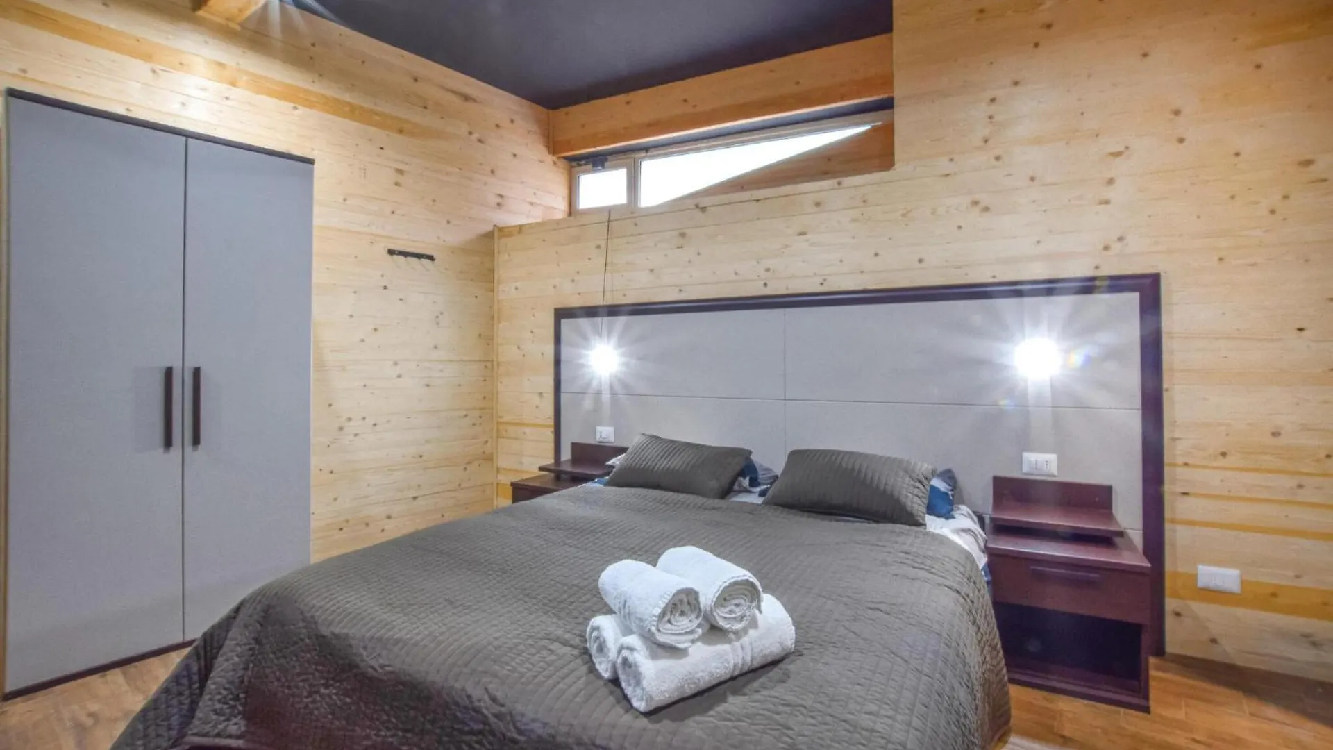 Nice Home In Piedimonte Etneo With Sauna 度假居